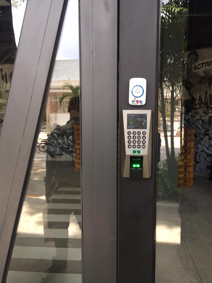 Máy chấm công thương hiệu nào uy tín?
