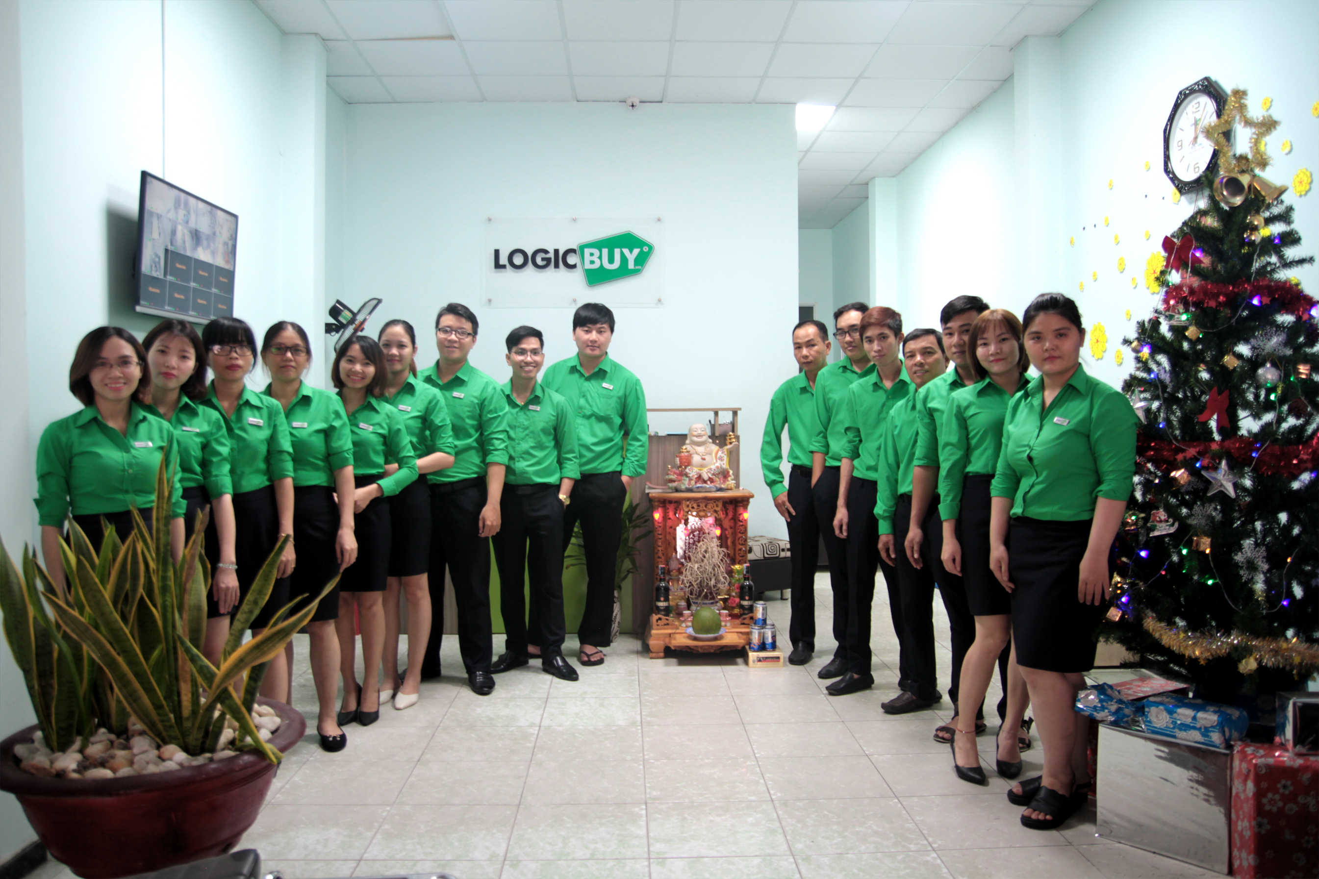 Màu cờ sắc áo của người LogicBUY