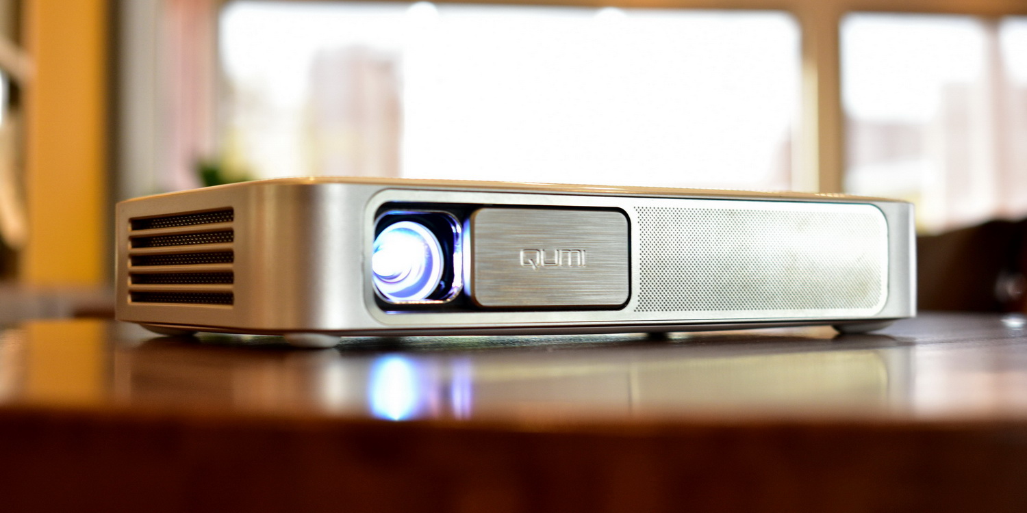 Máy chiếu di động Qumi Q38: Full HD lại tiện nghi đến thế!