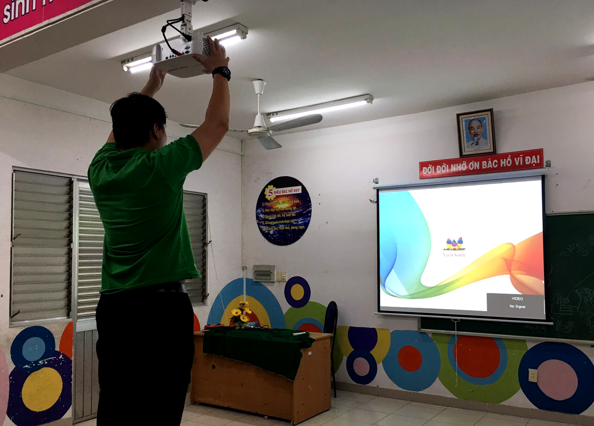 Một số công trình lắp đặt máy chiếu cho trường học (Phần 1)