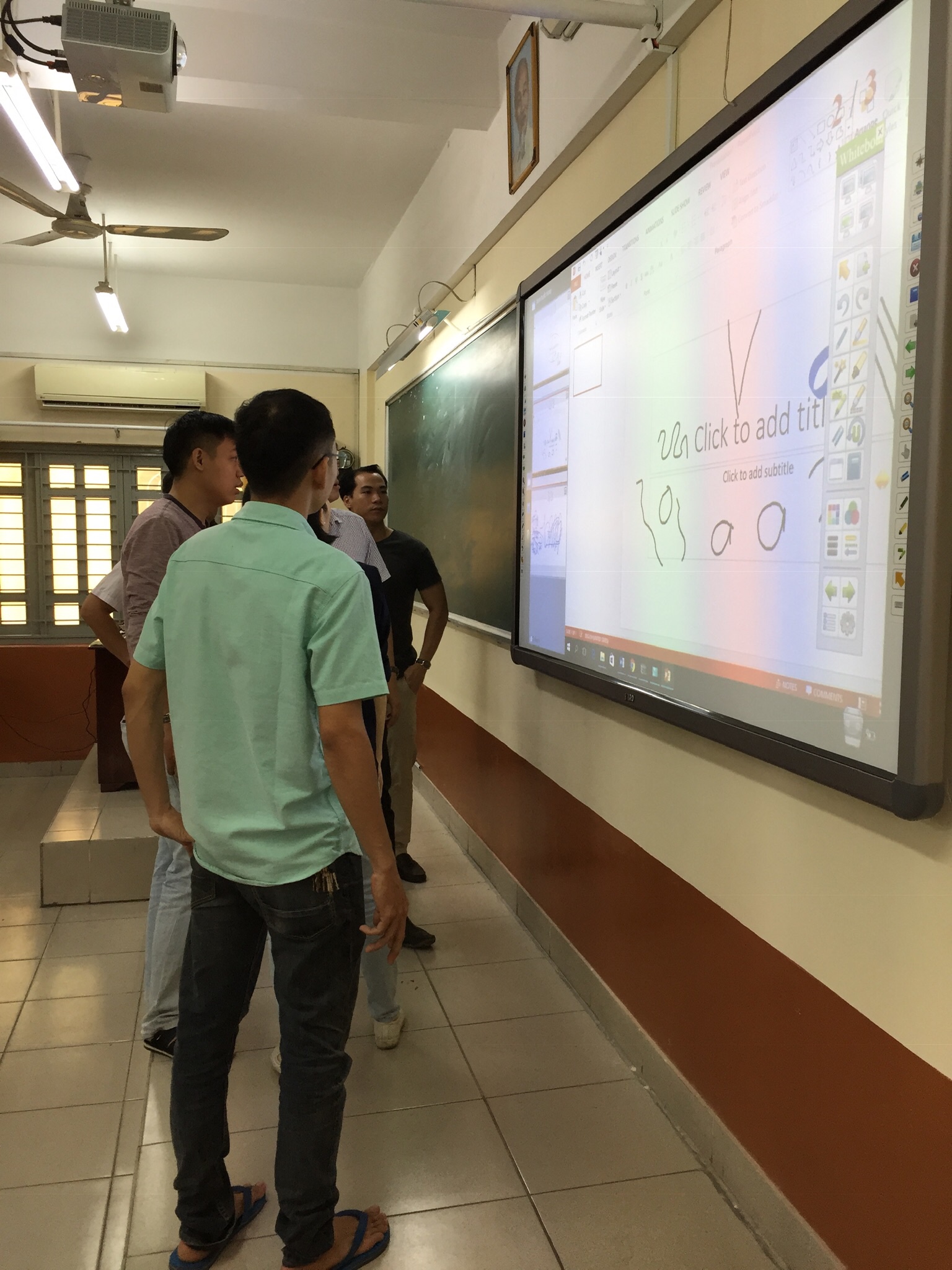 Bàn giao giải pháp phòng học thông minh cho trường Đại học Cảnh Sát Nhân Dân