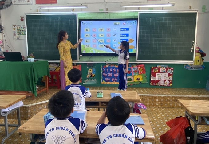 Bất ngờ vì con đọc thông, viết thạo sau một học kỳ
