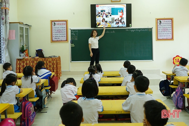 Hà Tĩnh “phủ sóng” smart tivi tất cả lớp 1, đáp ứng chương trình giáo dục phổ thông mới