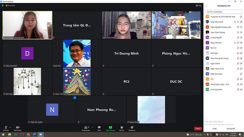 Những buổi bảo vệ luận văn tốt nghiệp đặc biệt trong mùa dịch