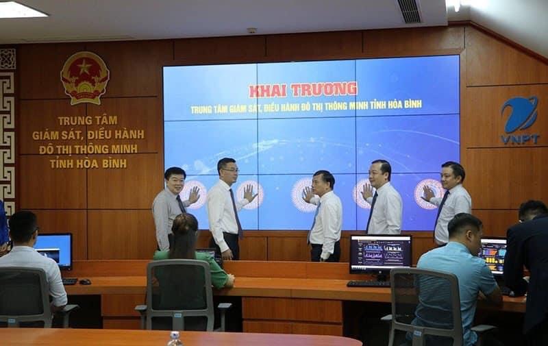LT Group hỗ trợ bàn giao Giải pháp trung tâm điều hành Đô thị Thông Minh tỉnh Hoà Bình.