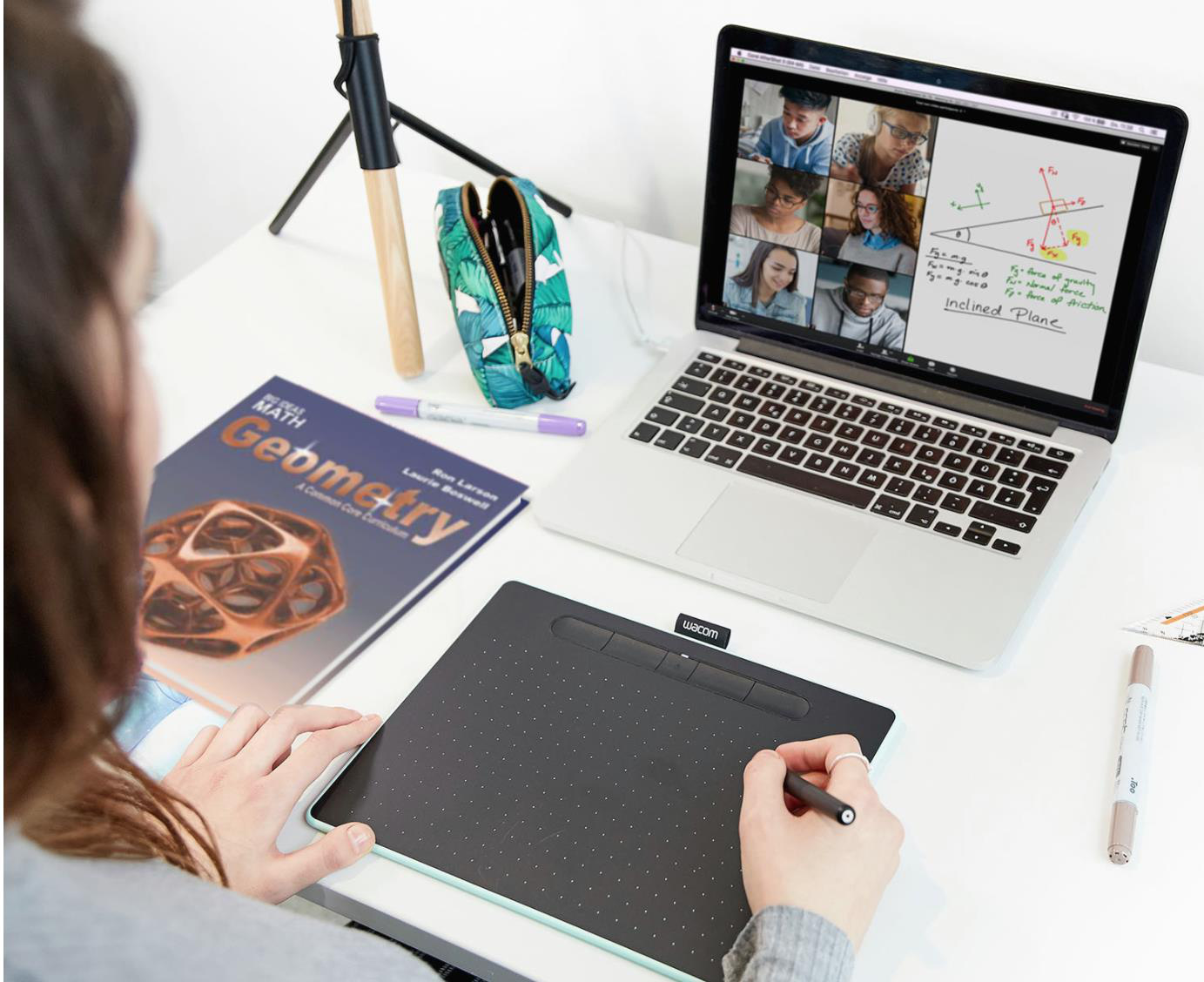 Bảng điện tử Aikyo cho dạy học online