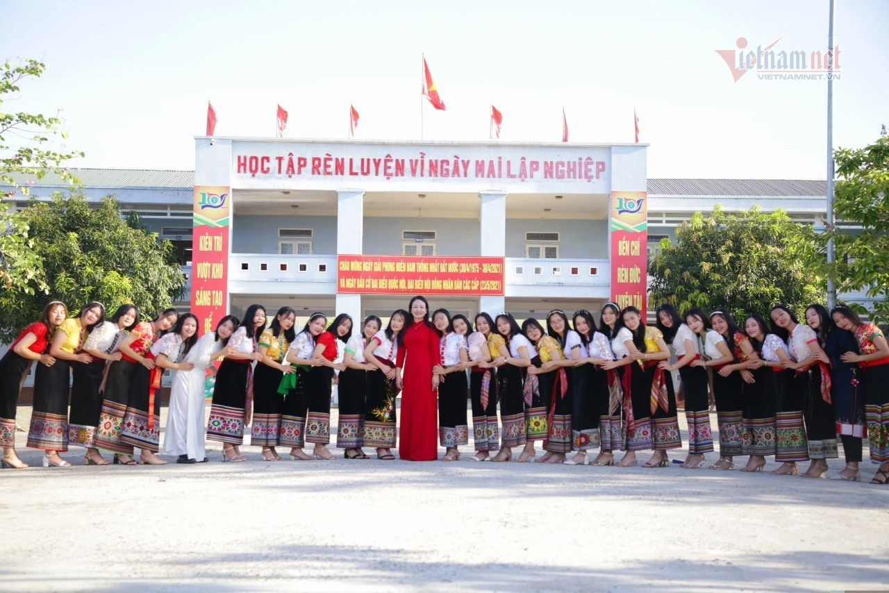 Trường học có 36 học sinh đỗ đại học từ 30 điểm trở lên