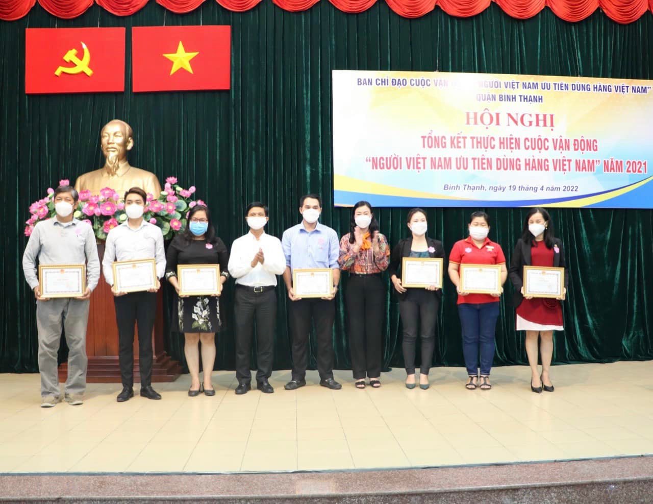Người Việt Nam ưu tiên dùng hàng Việt Nam!