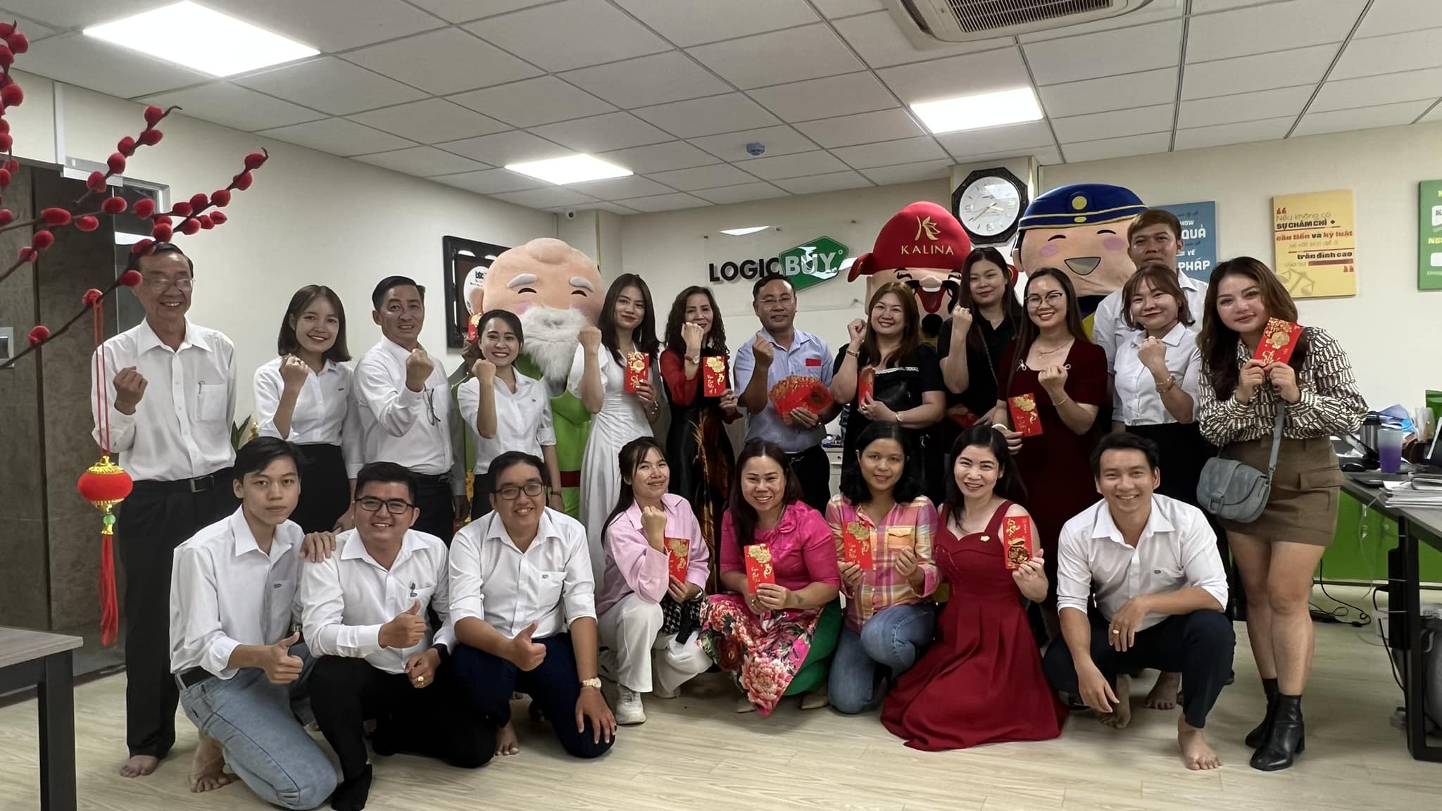 Nhân dịp đầu năm mới, LogicBUY Technology Group rất vinh hạnh khi được đón tiếp đoàn Doanh Nhân Win Win – BNI tới thăm và chúc Tết tập thể BGĐ, CBNV.