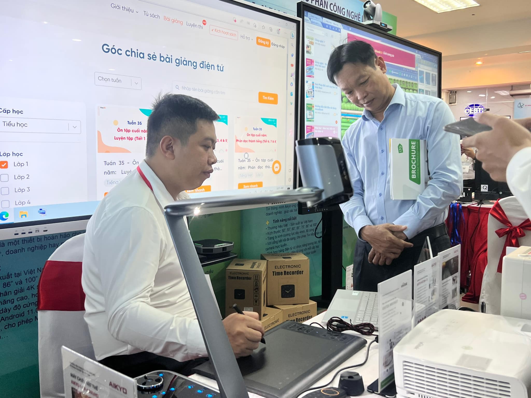 Giới thiệu hơn 100 công nghệ mới tại Techmart Chuyển đổi số giáo dục 2023