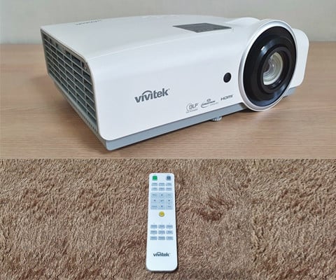 Máy Chiếu Vivitek DU857