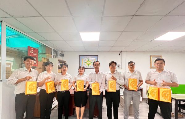Tết Đoàn viên – Món quà yêu thương dành cho toàn thể CBNV LTG